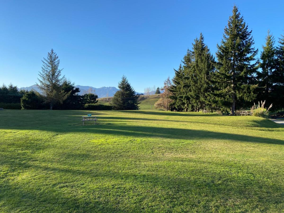 Mt Aspiring Holiday Park Ванака Экстерьер фото